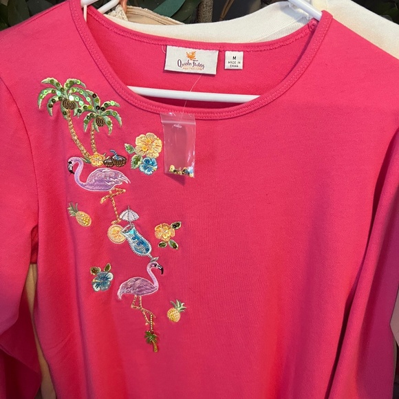 Very nice sweater top. Brand new - Picture 1 of 2